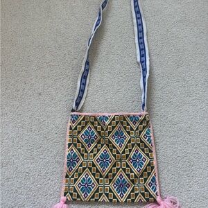 Geometric Patterned Woven Colombian Shoulder Bag
